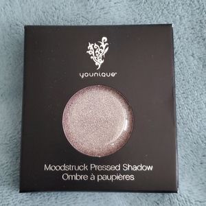 Younique Moonstruck Pressed Shadow - Trusting
